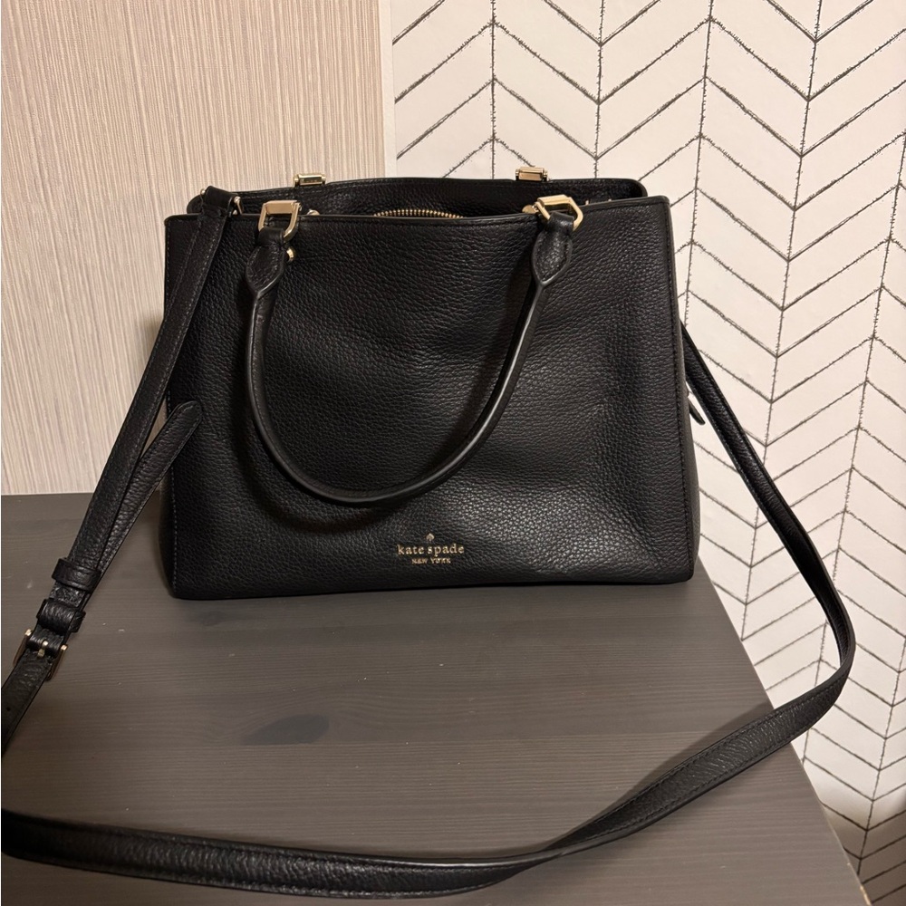 Kate Spade Leila pebbled leather (triple compartment) handbag in Black